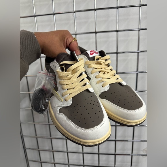 Nike Air Jordan 1 Retro Low OG SP Travis Scott Reverse Mocha Mens 9.5 - Picture 9 of 14